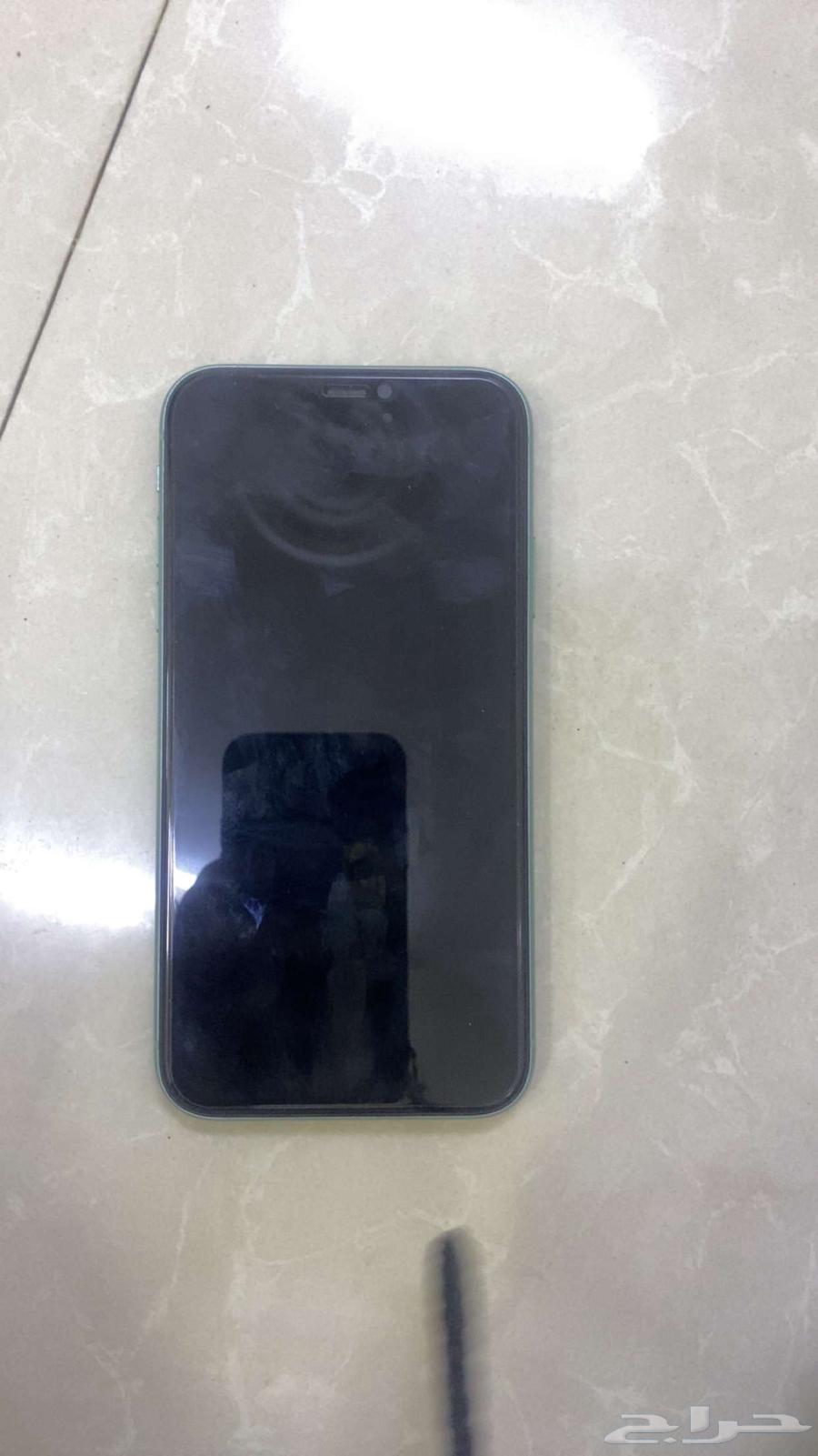 السلام عليكم. عارض ايفون 11. وكاله بطاريه 70. الجوال64447679326337113