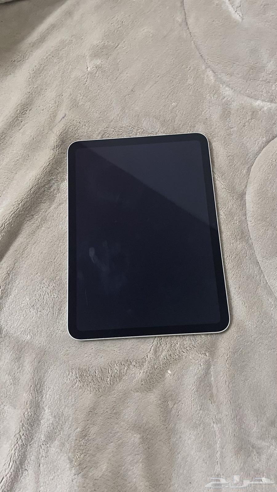 iPad Model 10, iPad in good condition and as is64445811476611110