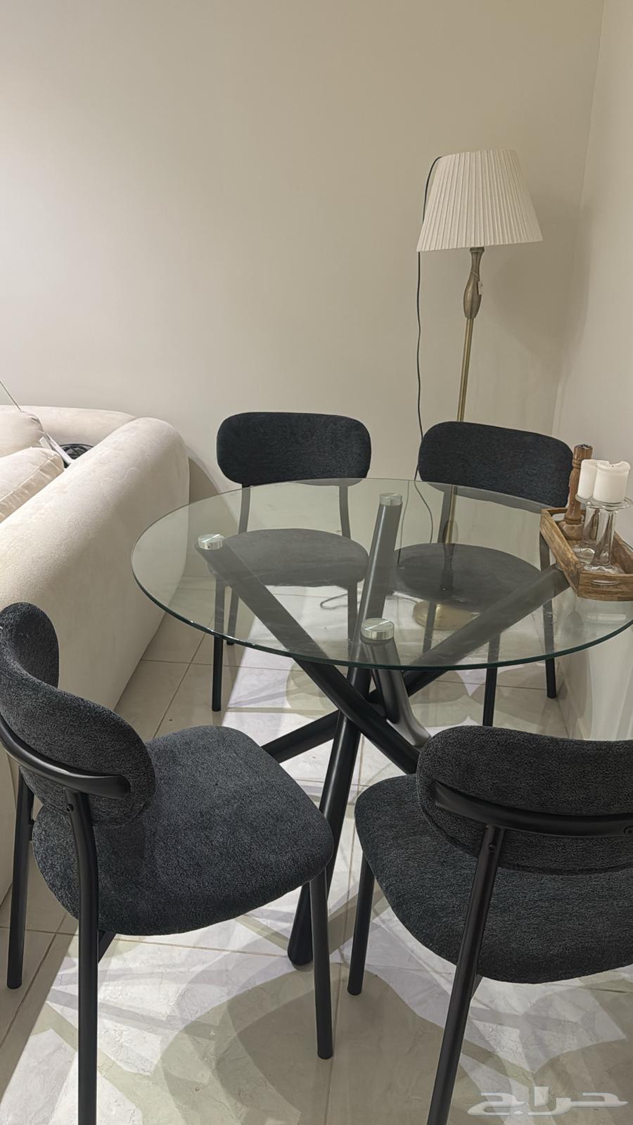 Dining Table 464449194304899110