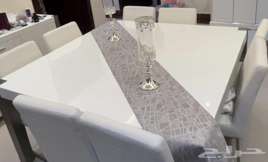 Dining table with 8 chairs64449637699841111