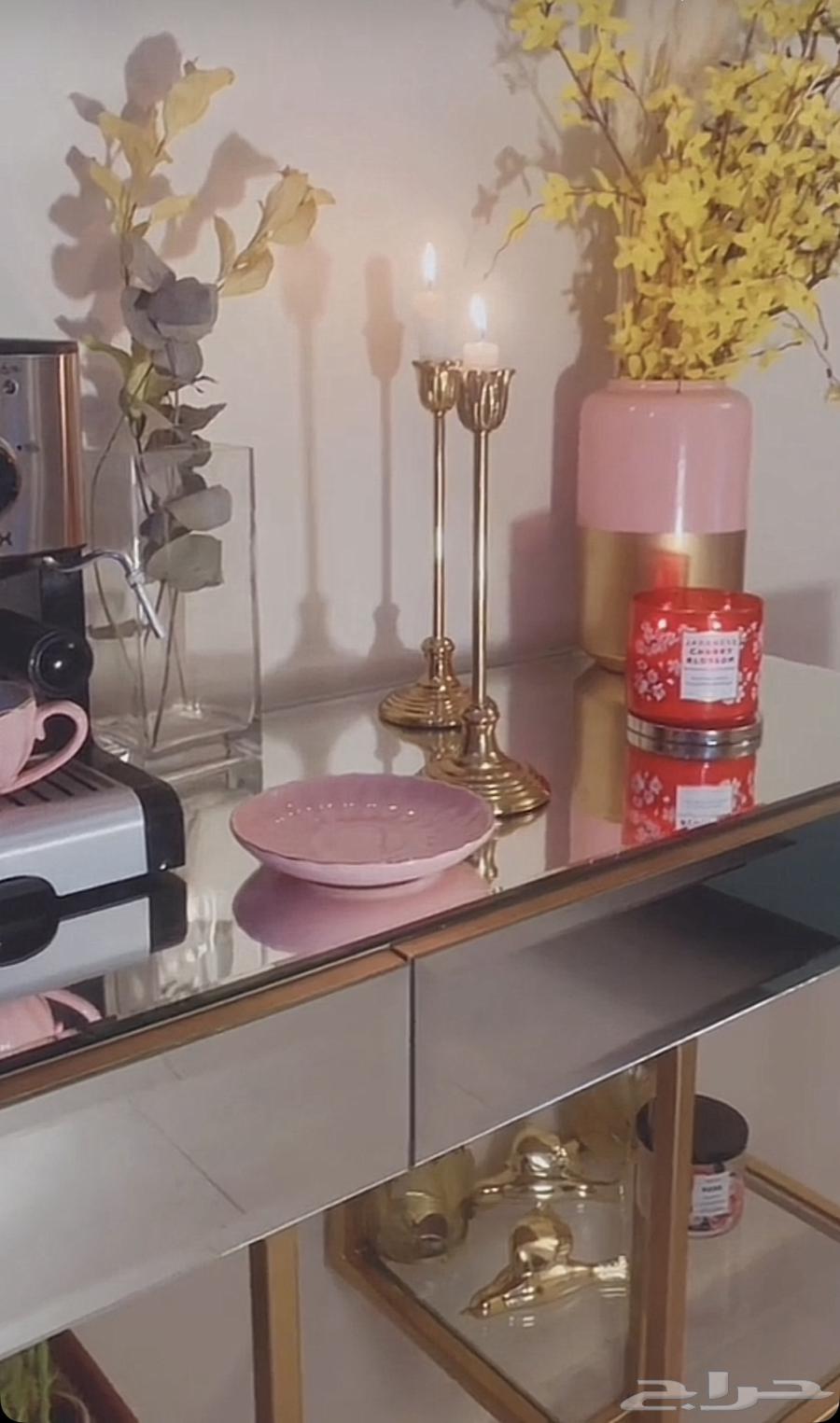 Mirror table with drawers, used for one and a half years, very clean, price 100064442516078338111