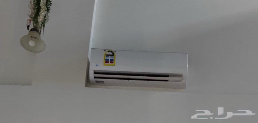 Almost new air conditioner for sale, projector, scale64442843725443110