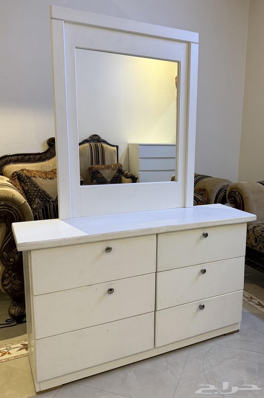 تسريحة غرفة نوم نظيفة للبيع64447349349249110