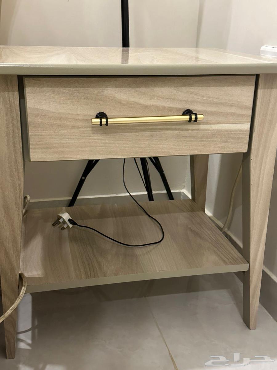 Selling a wardrobe and two commodes64443047527041114