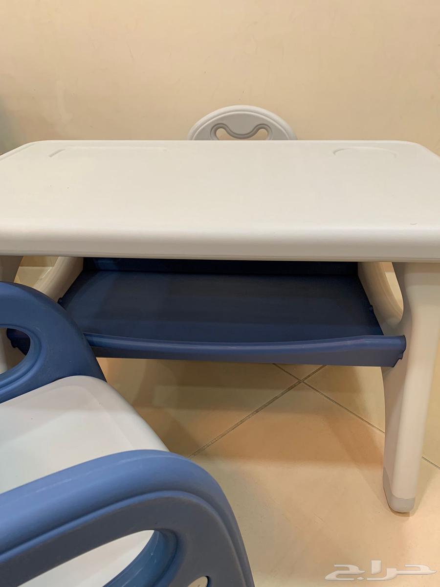 طاولة اطفال دورين مع كرسيين جديده64444056930691113