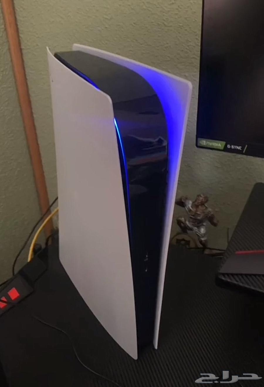 Sony 5 with controller and FIFA tape, brother's new one for sale64448713696257110