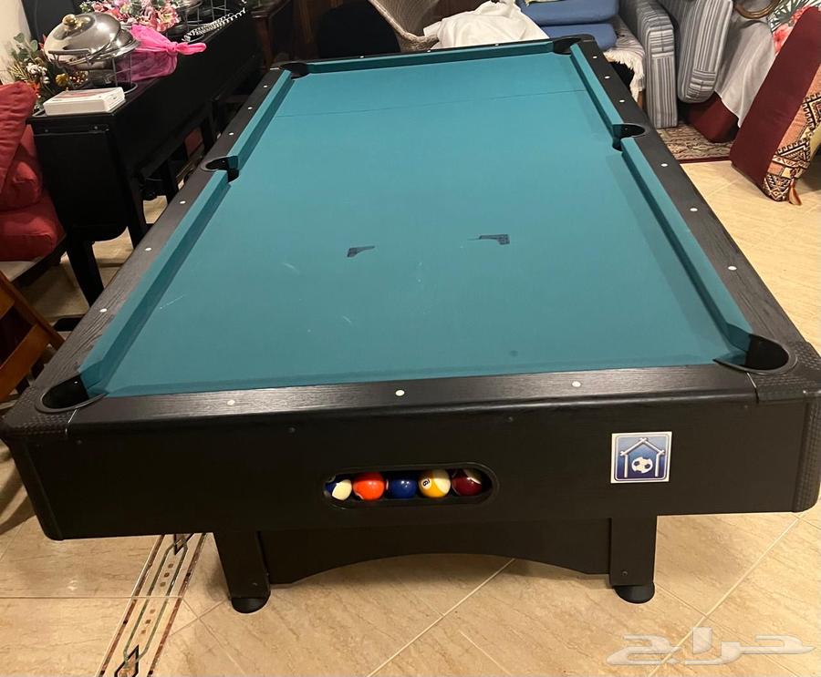 طاولة بلياردو جديدة والعصي جديدة ومعها مكتب كلاسيكي فخم مص64443560620033111