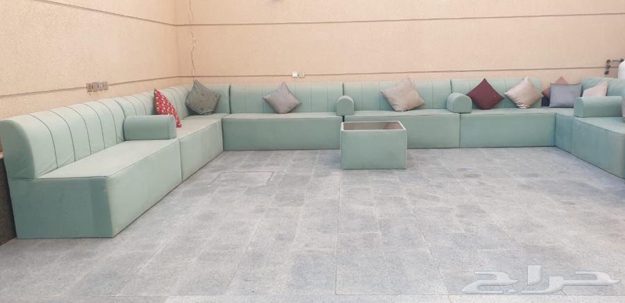 Selling two types of sofas, one custom-made with very little use - furniture64449382047234111