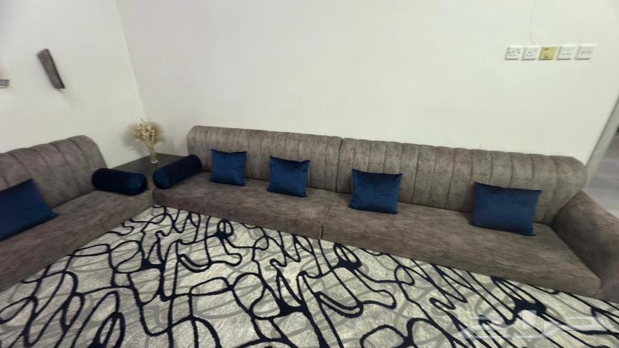 Floor seating64446883079811112