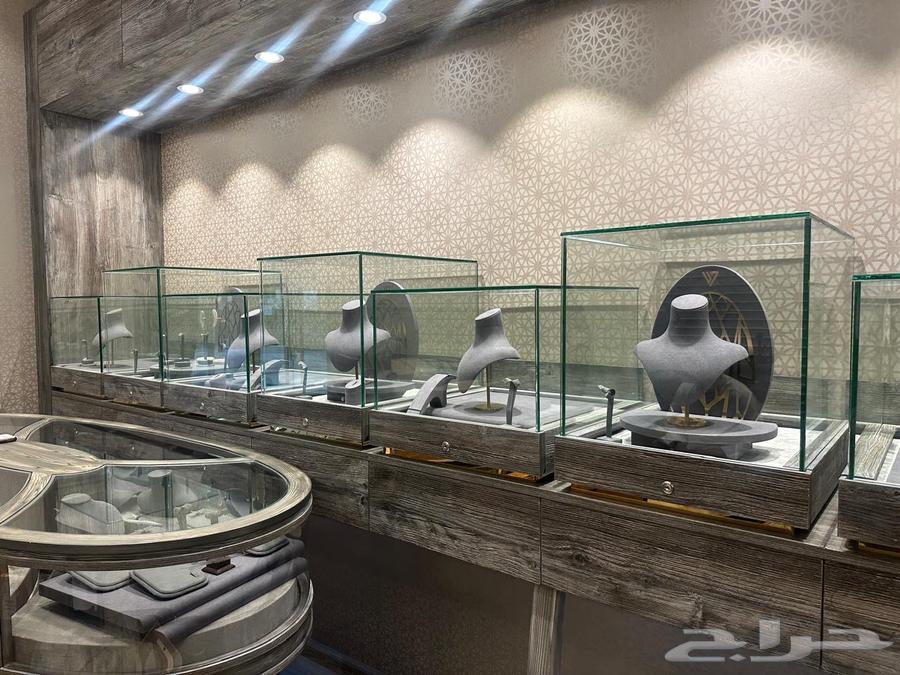 طاولات عرض فخمة للبيع64449274485250112