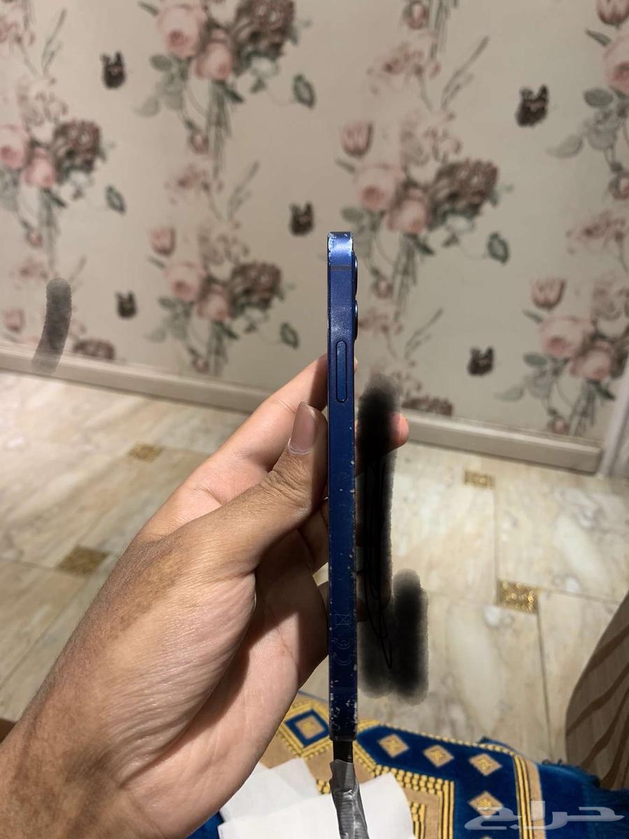 iPhone 1264446202995714114