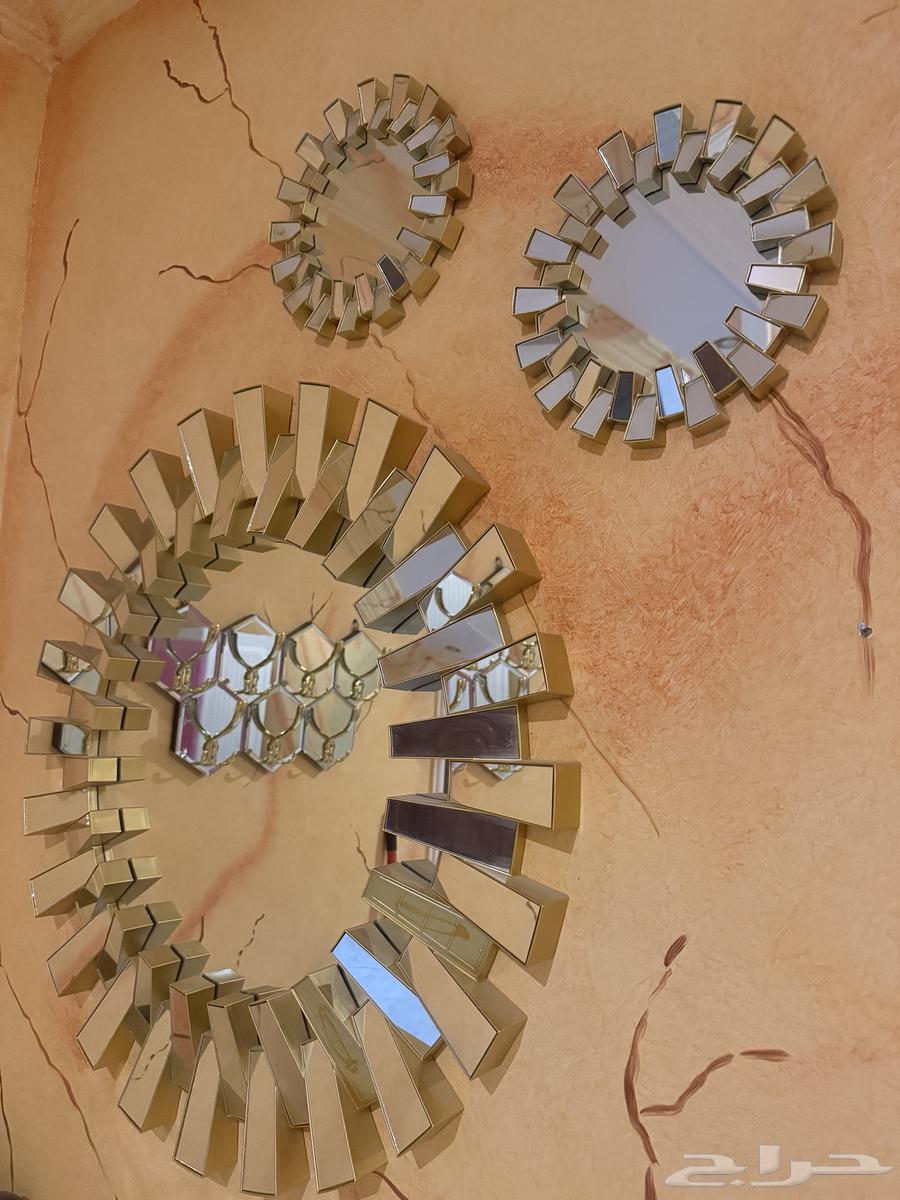 Mirrors with wall-mounted rack64442624643201110