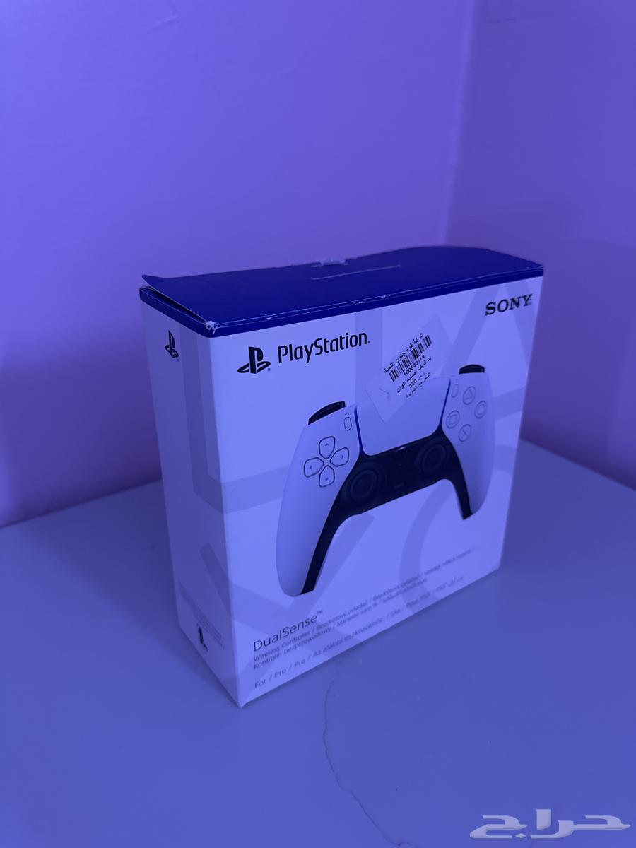 A new PlayStation controller in the box64442692541187112