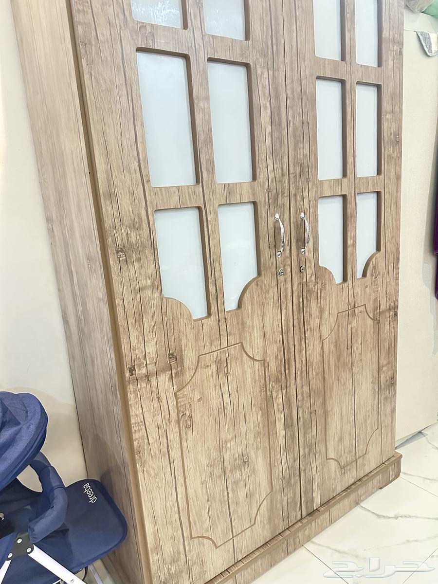 دولاب 264444499184770110