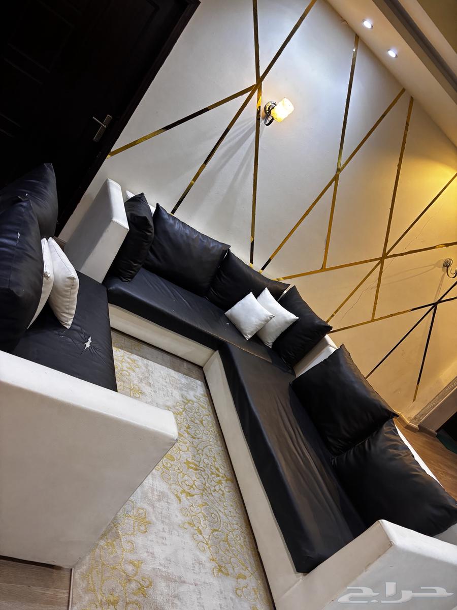 For sale, a distinctive modern sofa set64444338578307111