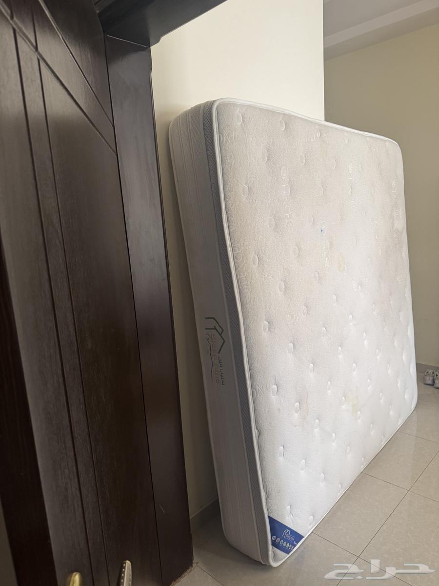 مرتبة سرير كبير للبيع64444512720899110
