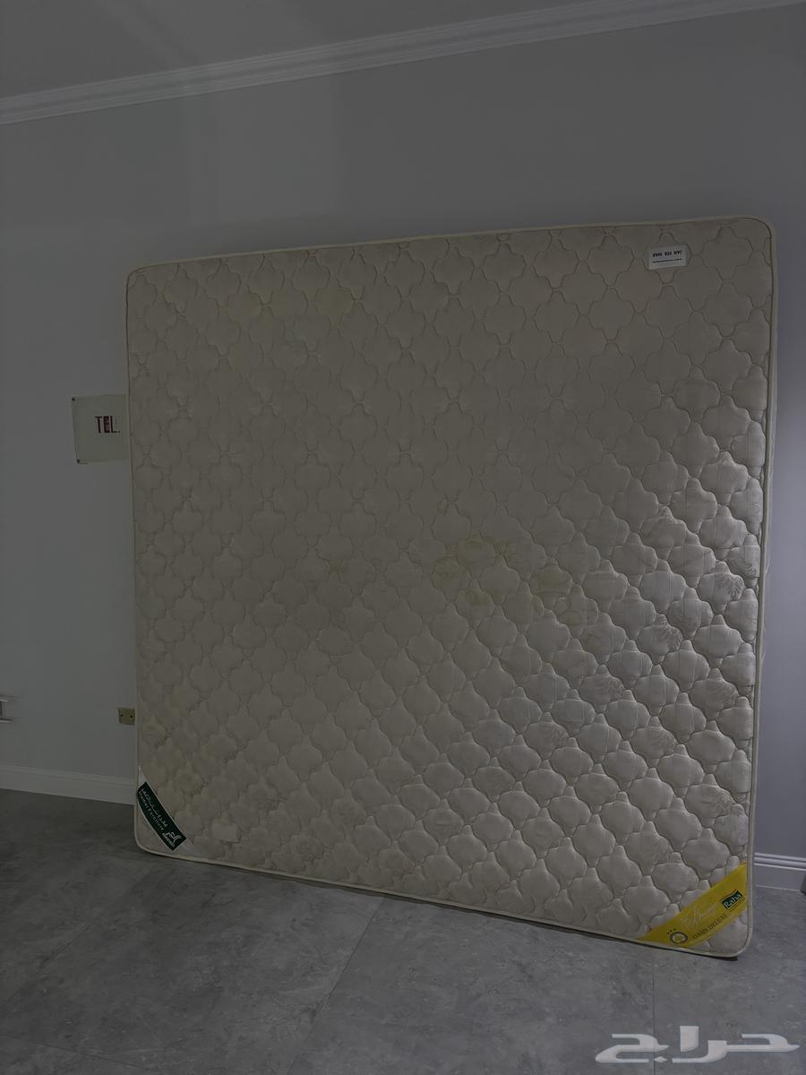 مرتبة سرير  دولاب تعليق  طاولة مع مرايا64444405145730110