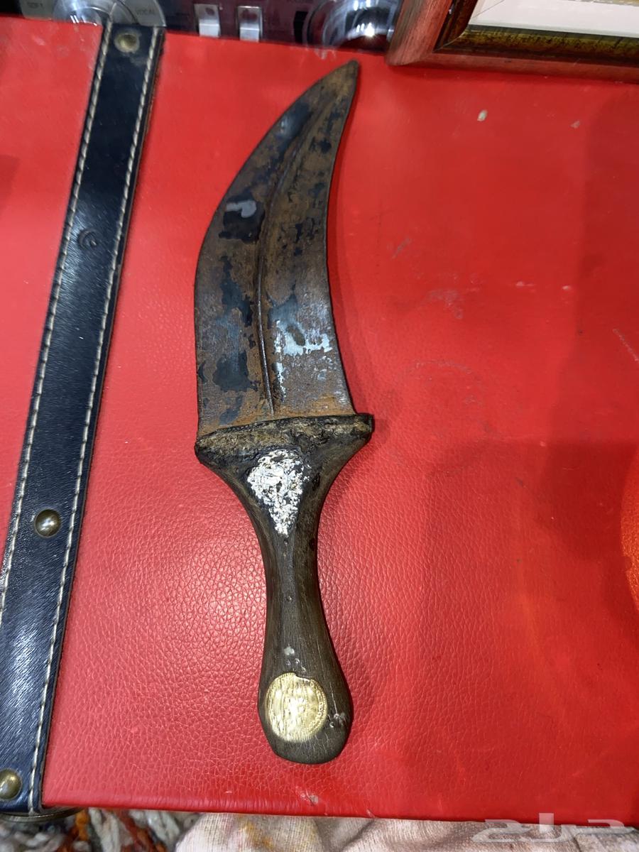 جنبية قديمة  عليها ذهب64446324115457110