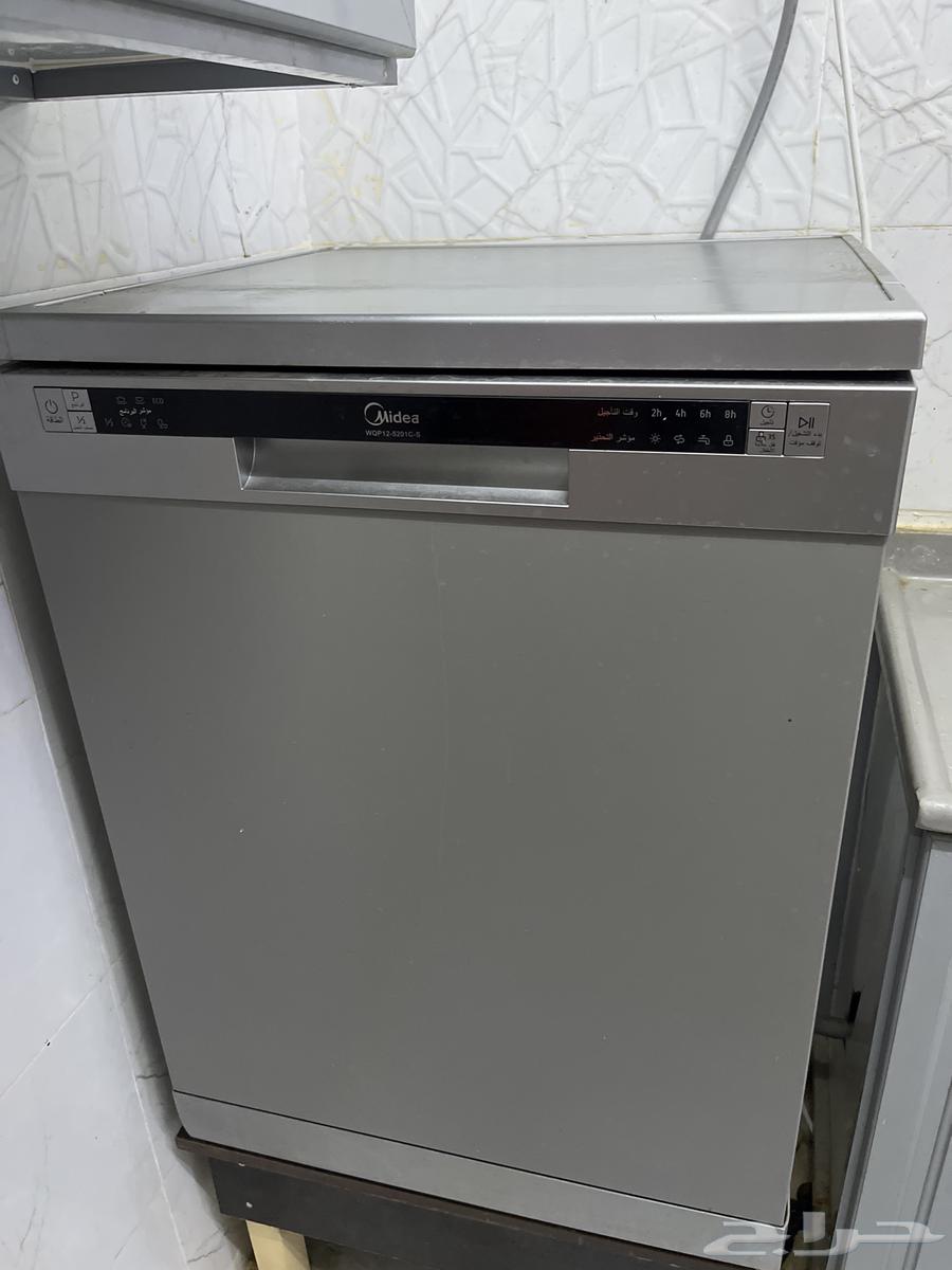 Normal size dishwasher, new with little use64447521339523110