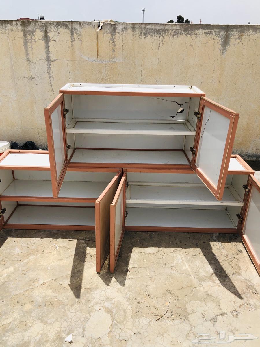 3دواليب مطبخ شبه جديده للبيع ب 150 مستعجل64448780273283111