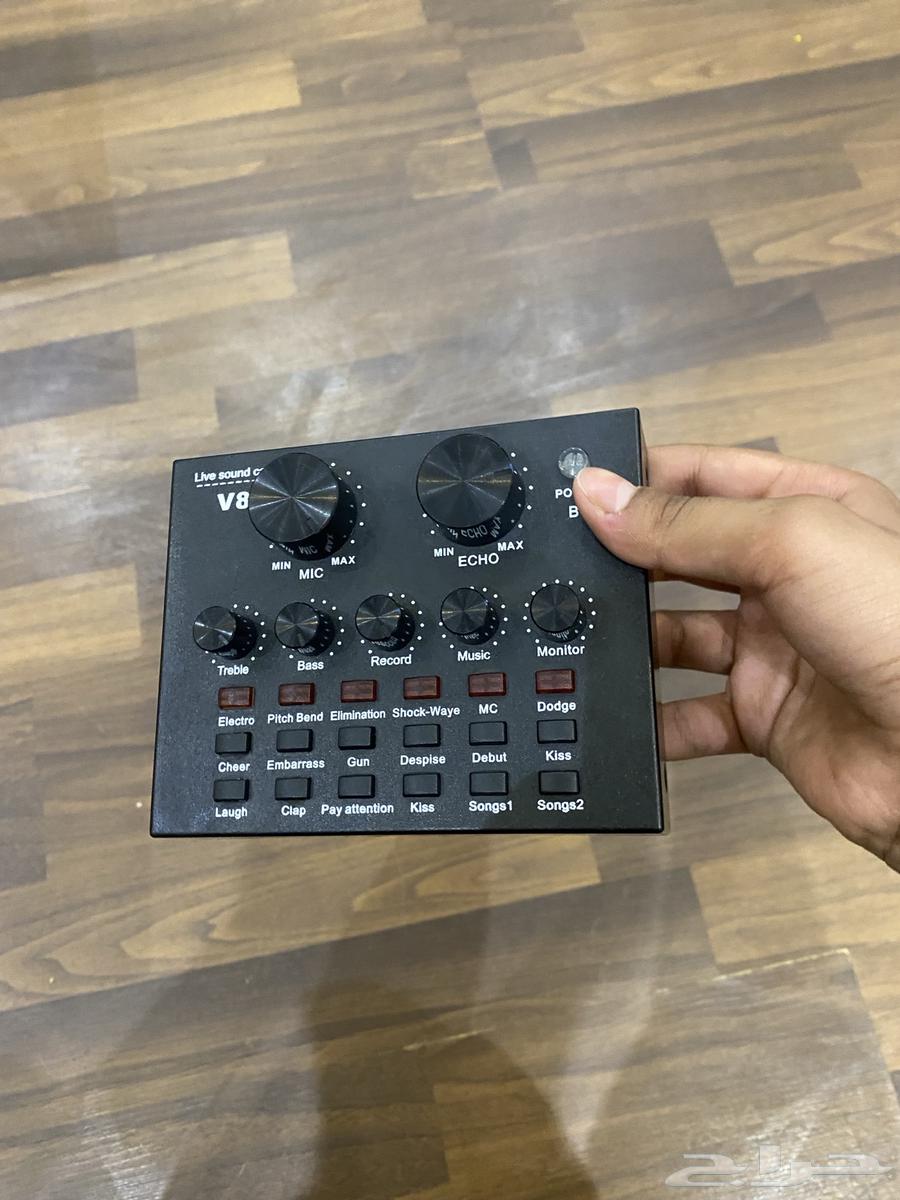 Audio splitter or amplifier64444862867331112