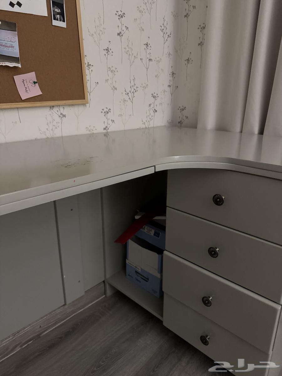 مكتب للبيع64443276958722111