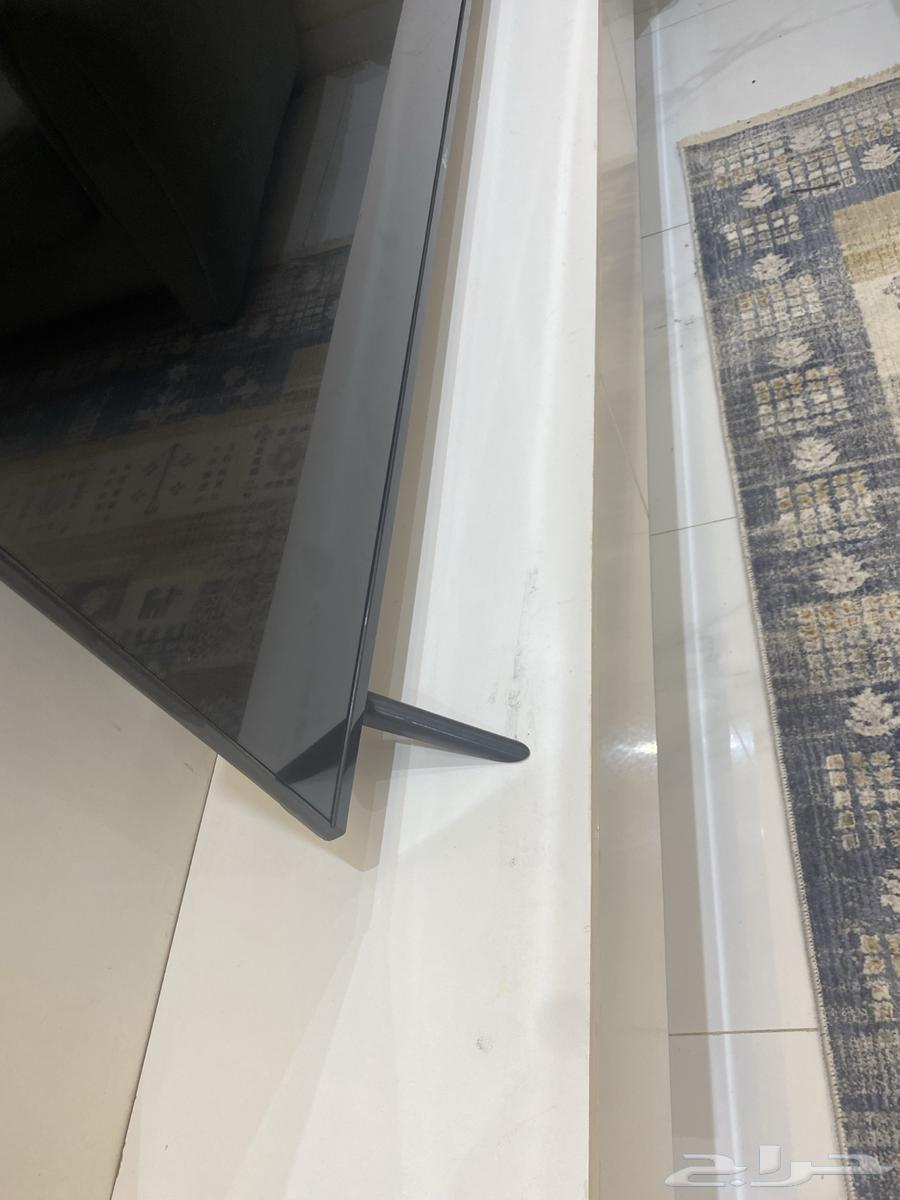 طاولة تلفزيون مترين في 22 لون ابيض للبيع ب 200 ريال64449220862723110