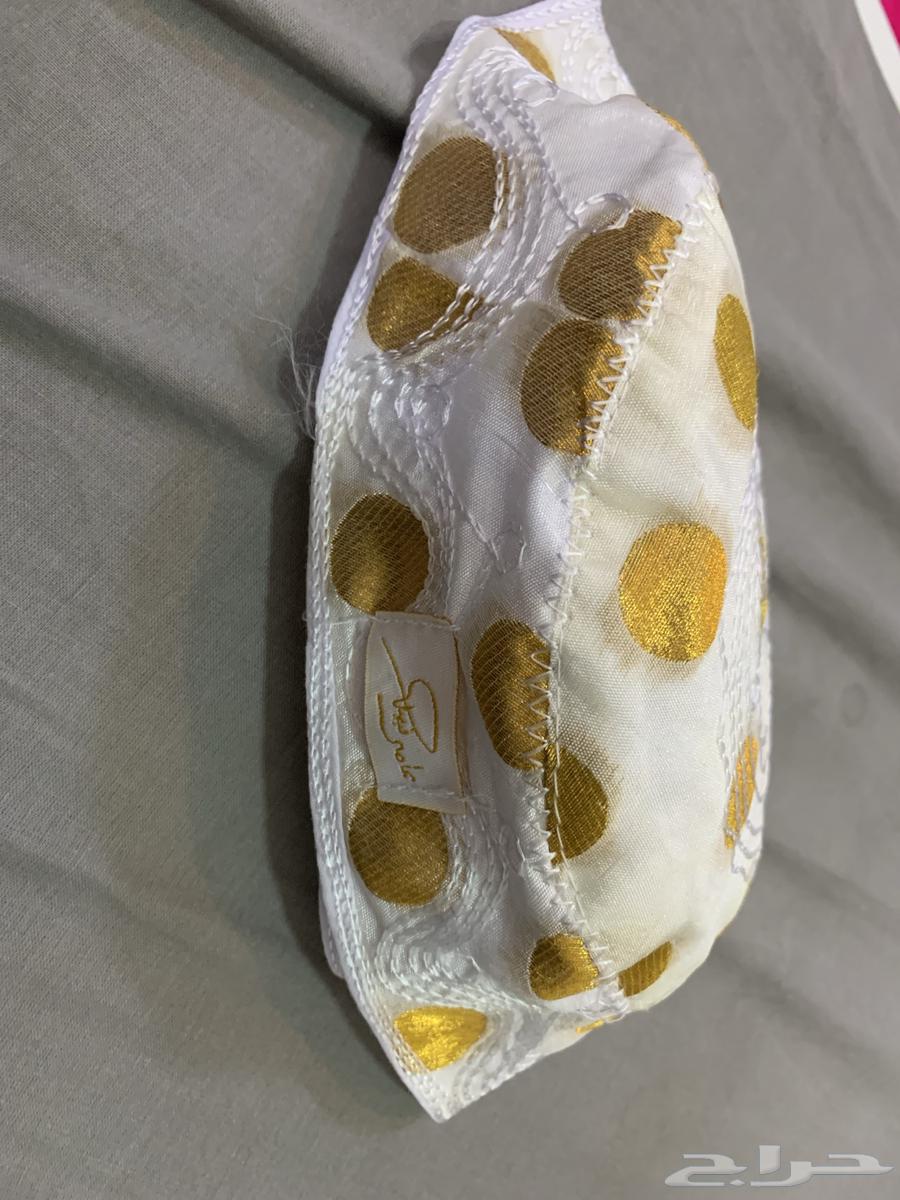 طاقية عامر شباب البومب موقعة منه شخصيا ( فيصل العيسى )64449220870273110