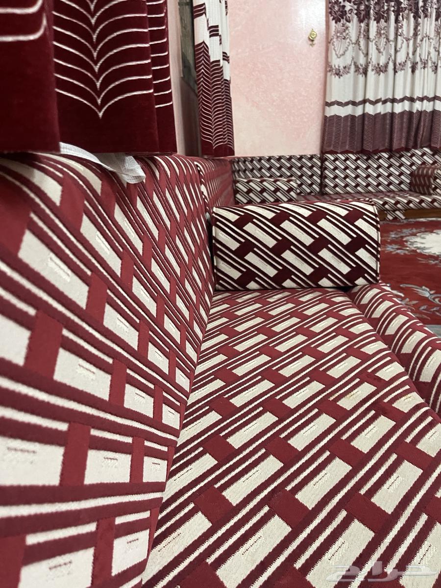 كنب بحالة جيدة64448726880642110