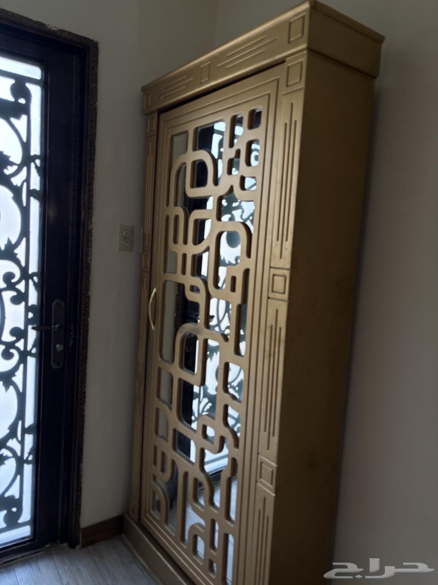 مرتبة سرير  دولاب تعليق  طاولة مع مرايا64444405145730114