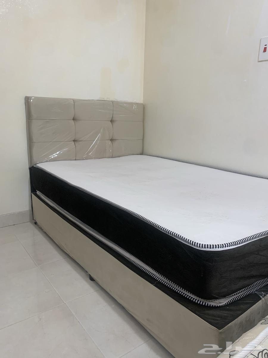 سرير مع مرتبة للبيع64444727732995112