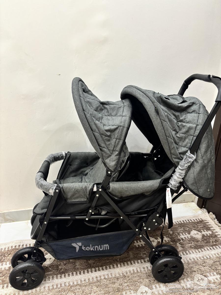 Twin stroller, very clean and comfortable use 35064446054543107110