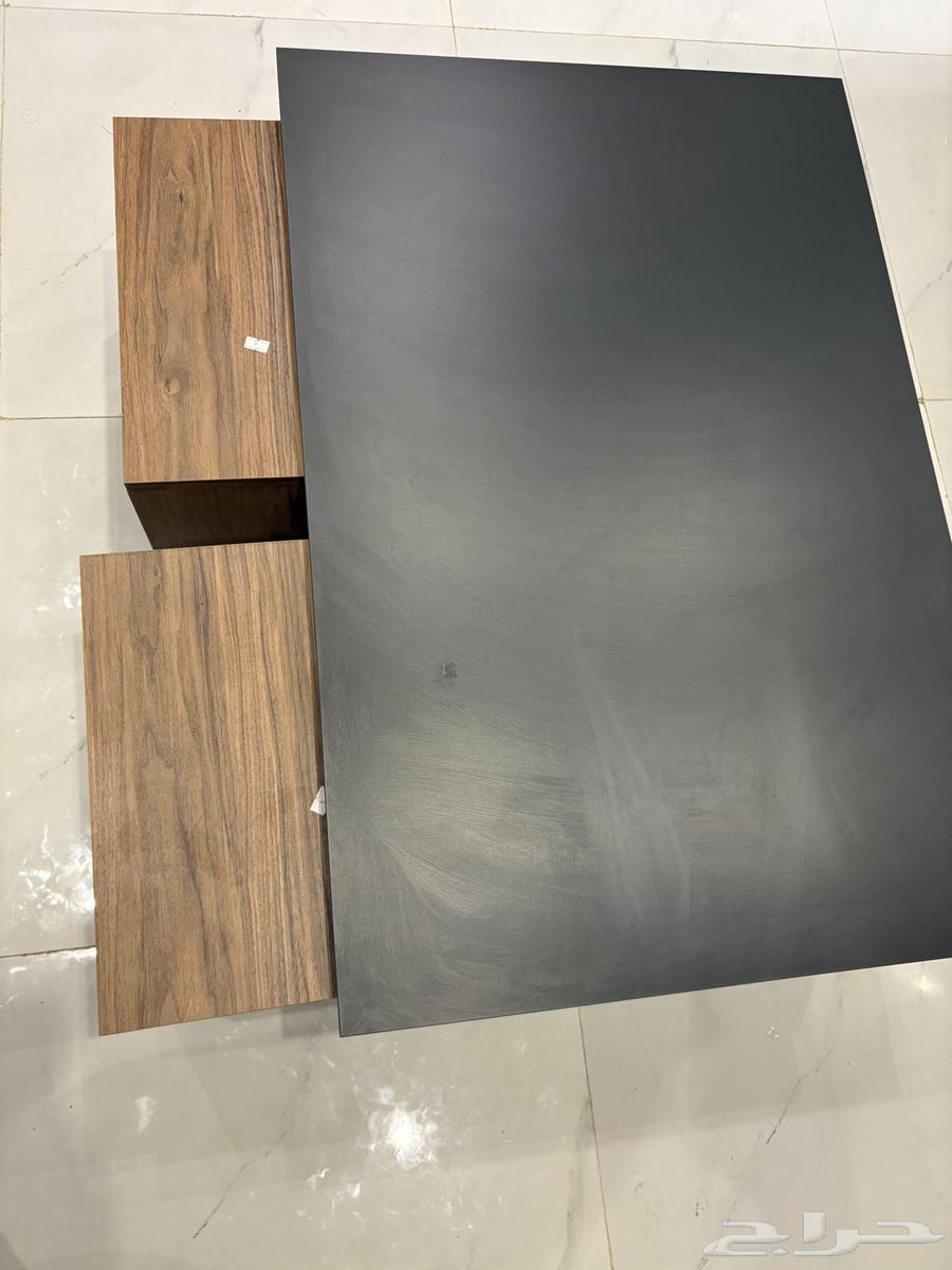 طاولة من بيتونيا جديده لم تستخدم64442803191170112