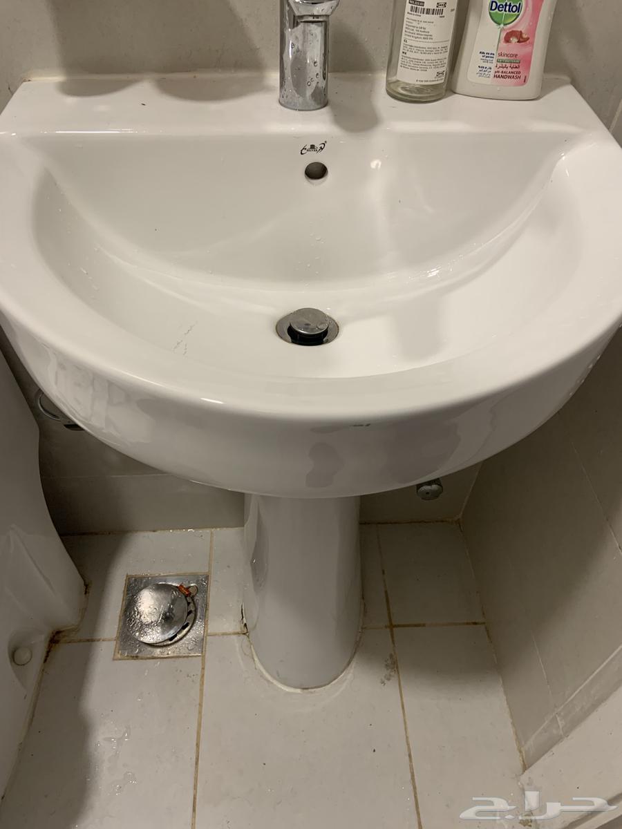 Laundry machine and mirror64448420984193110