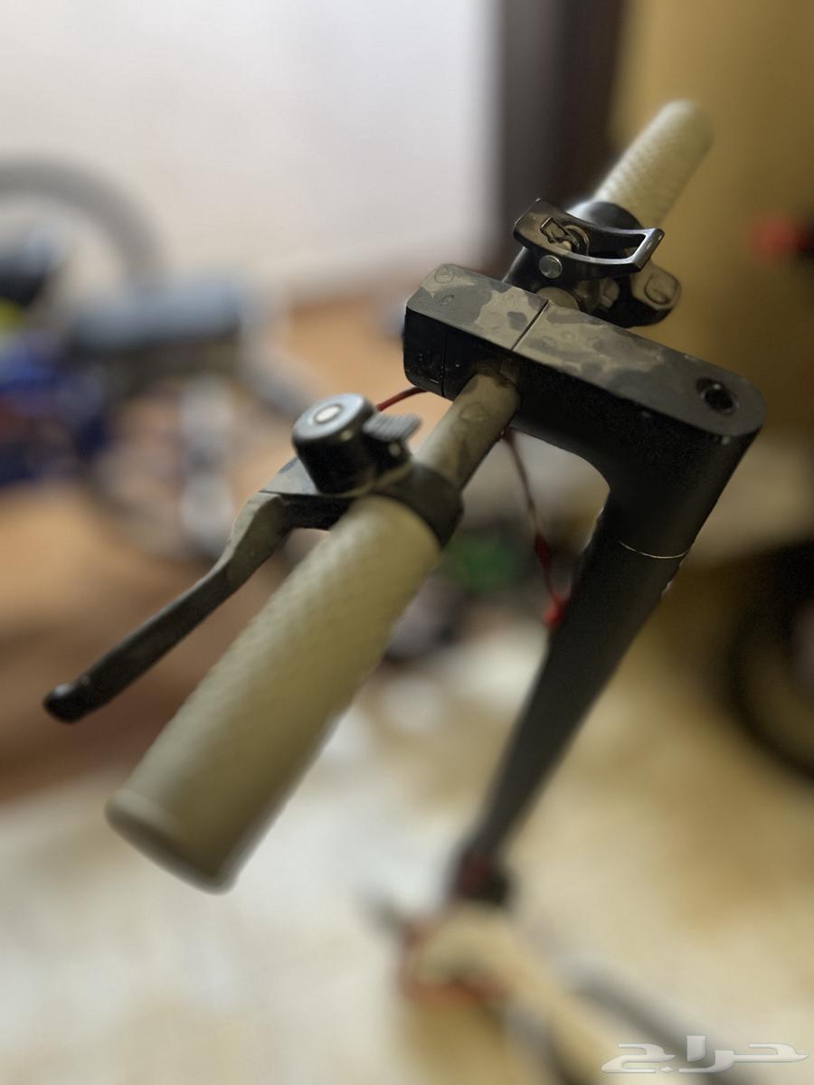 سكوتر اللون ابيض مخزن السعر على السوم اقل من 200لاتجي64447613285890112