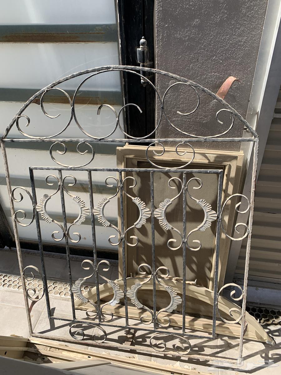 للبيع نافذه كامله64445323505666111