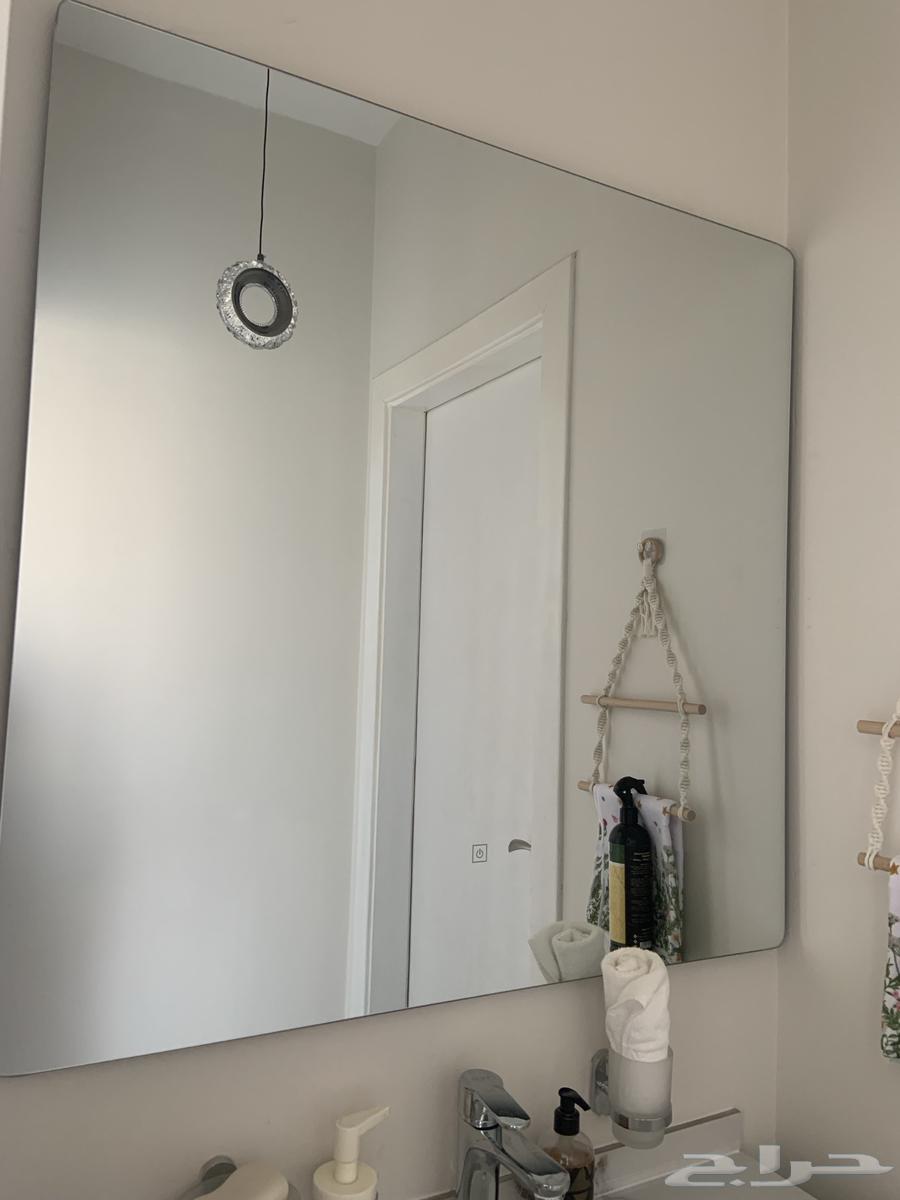 Laundry machine and mirror64448420984193111