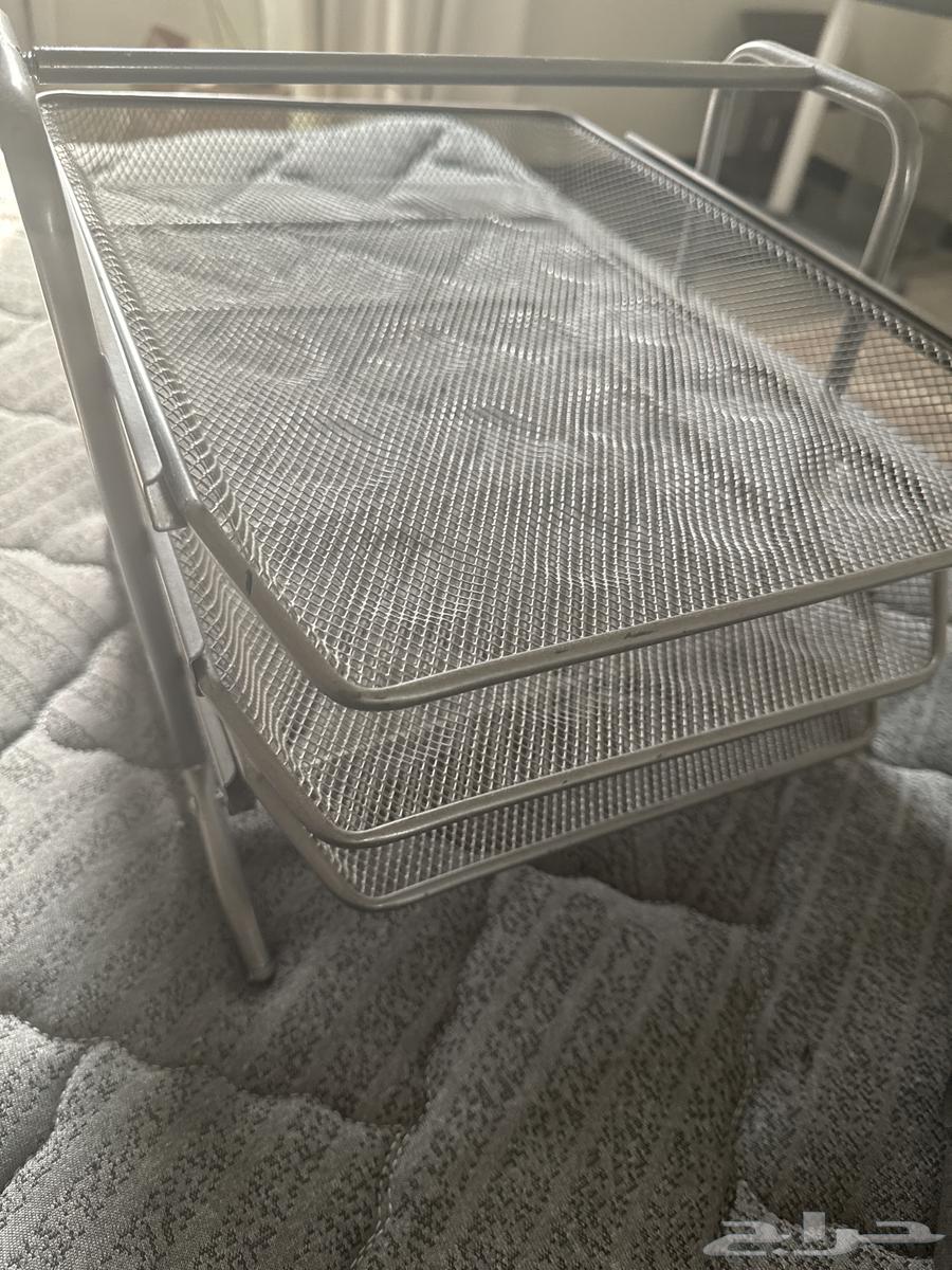 Multi-use office stand for files, papers, and lamps, given for the sake of God64446270565507111