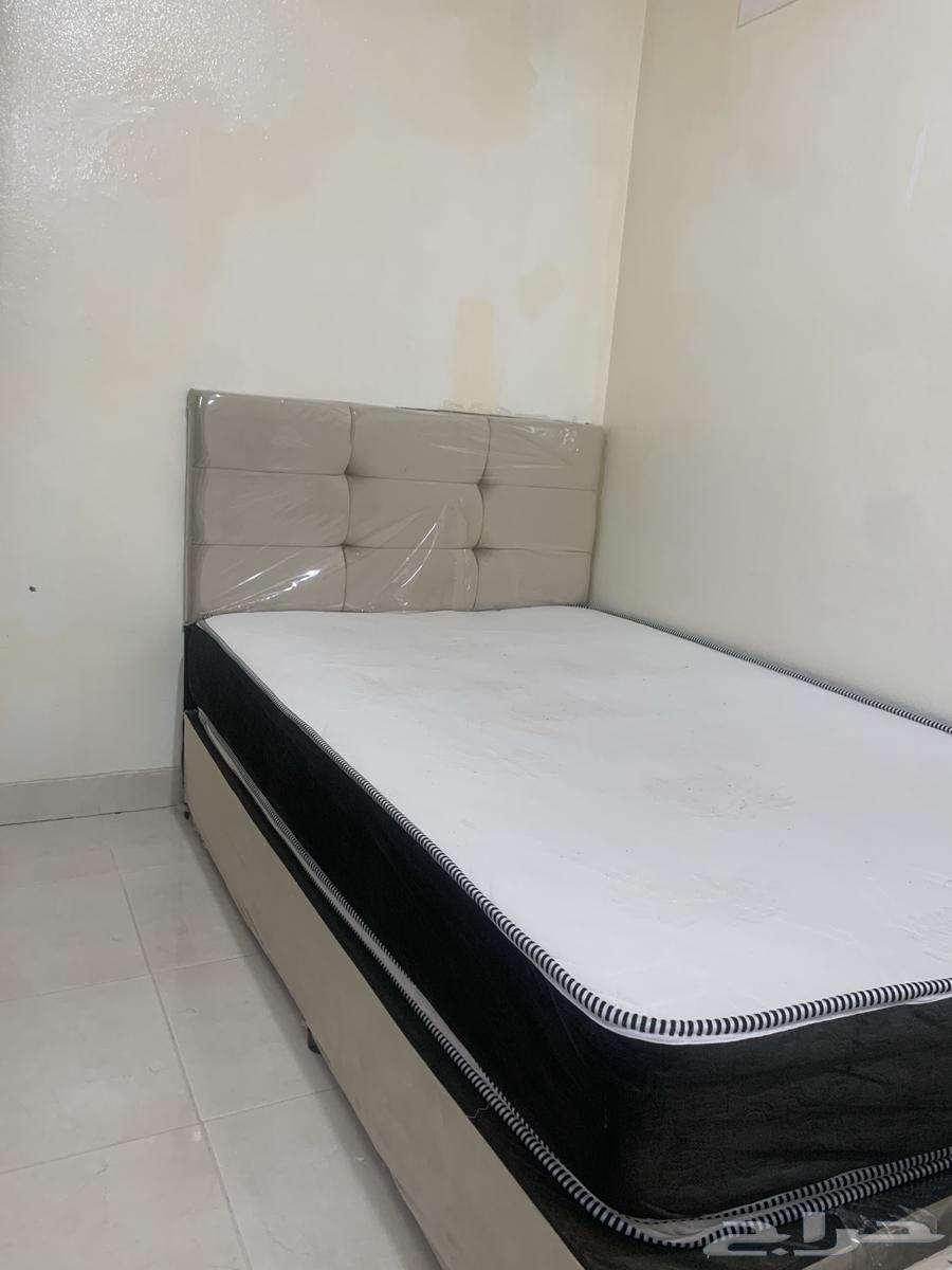 سرير مع مرتبة للبيع64444727732995111