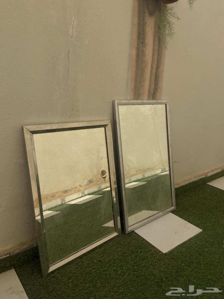 3 mirrors of graduated sizes64448594002050113