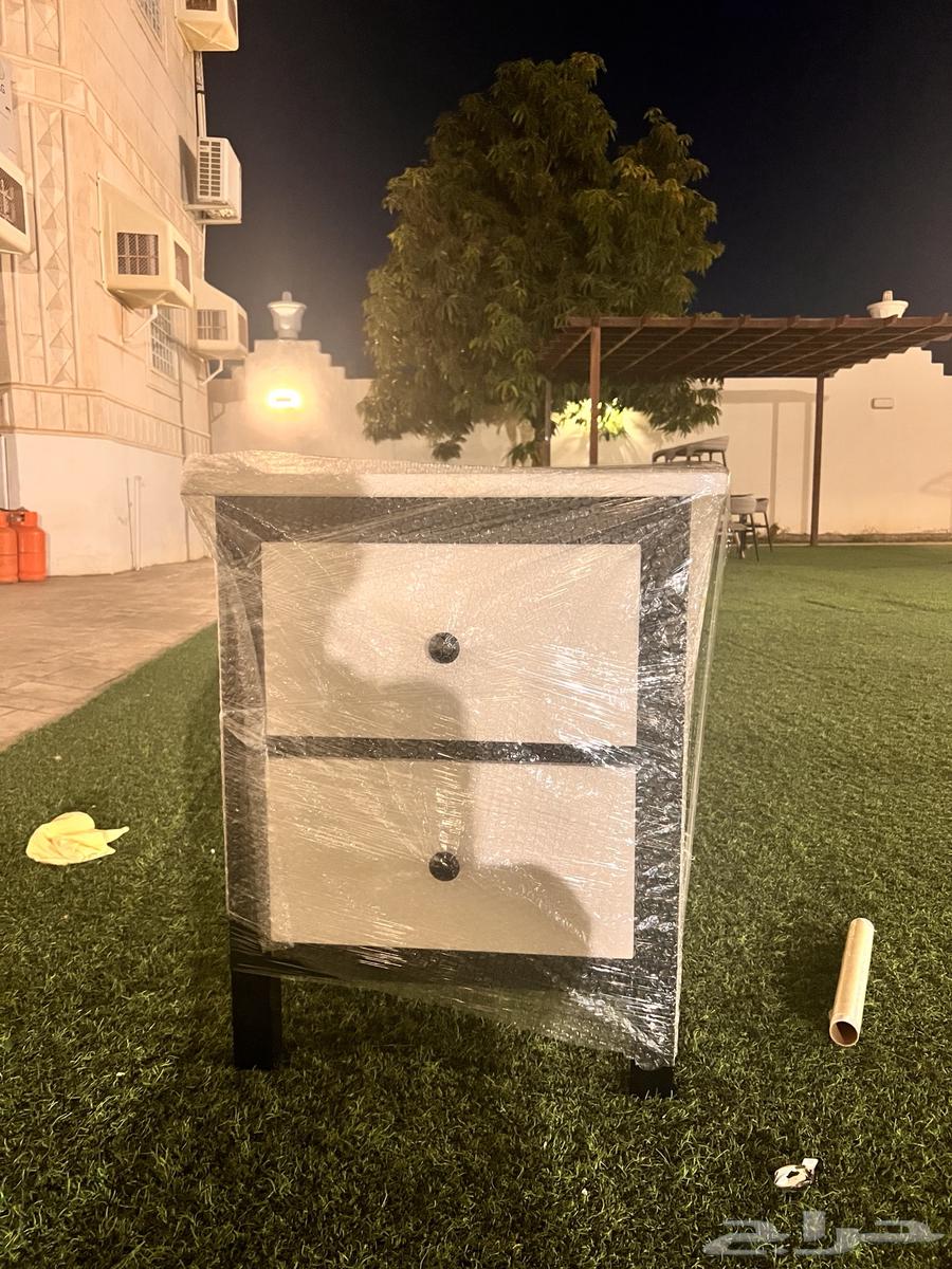 طاولة كومدينا64448593986179110