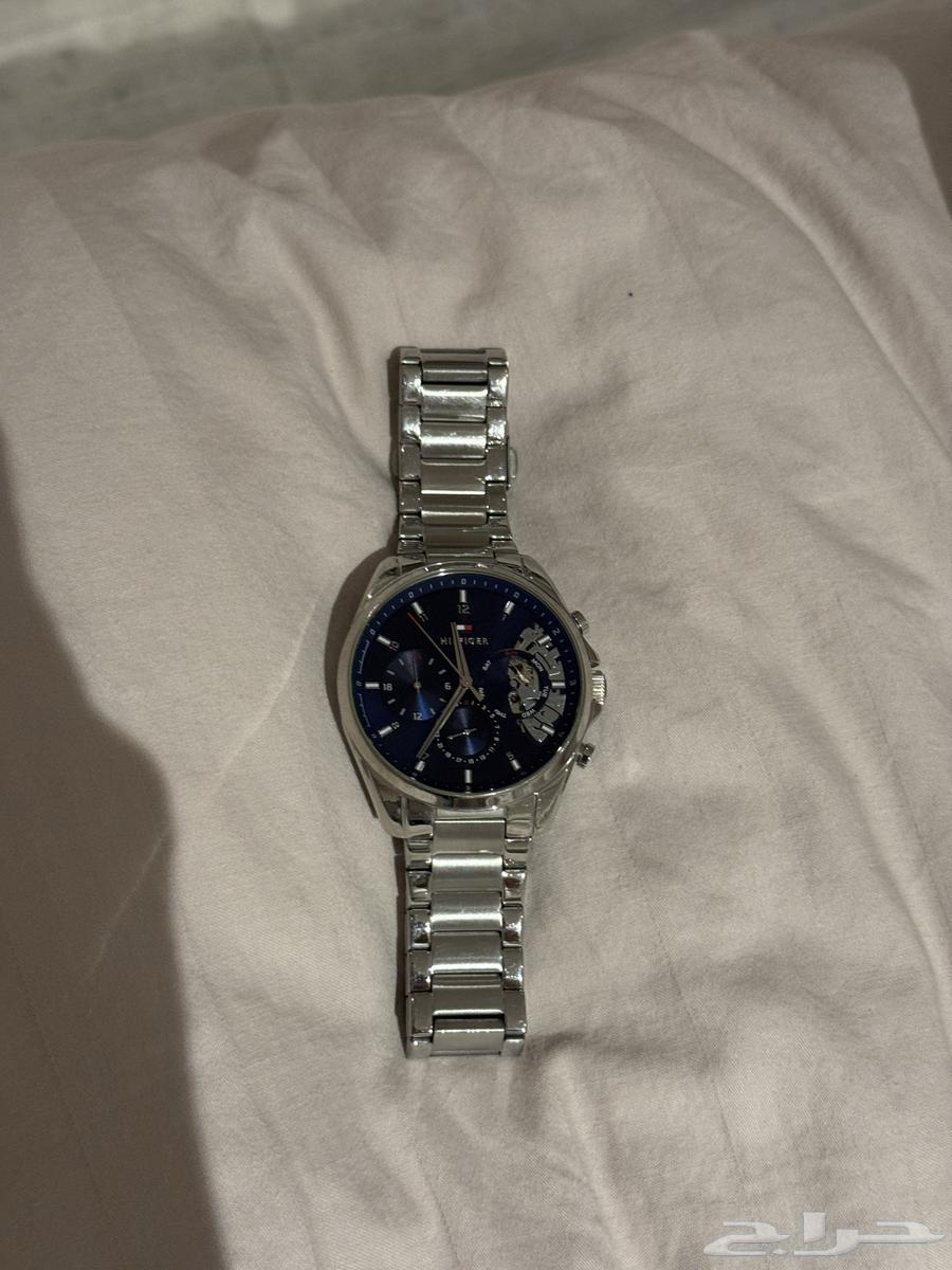 ساعة تومي بحالة ممتازة للبيع64483964171905113