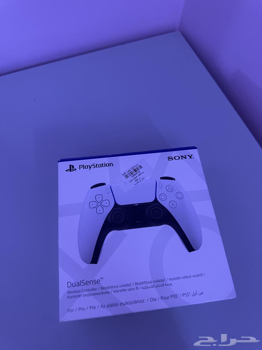 A new PlayStation controller in the box64442692541187113