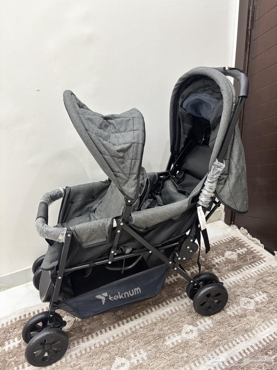 Twin stroller, very clean and comfortable use 35064446054543107111