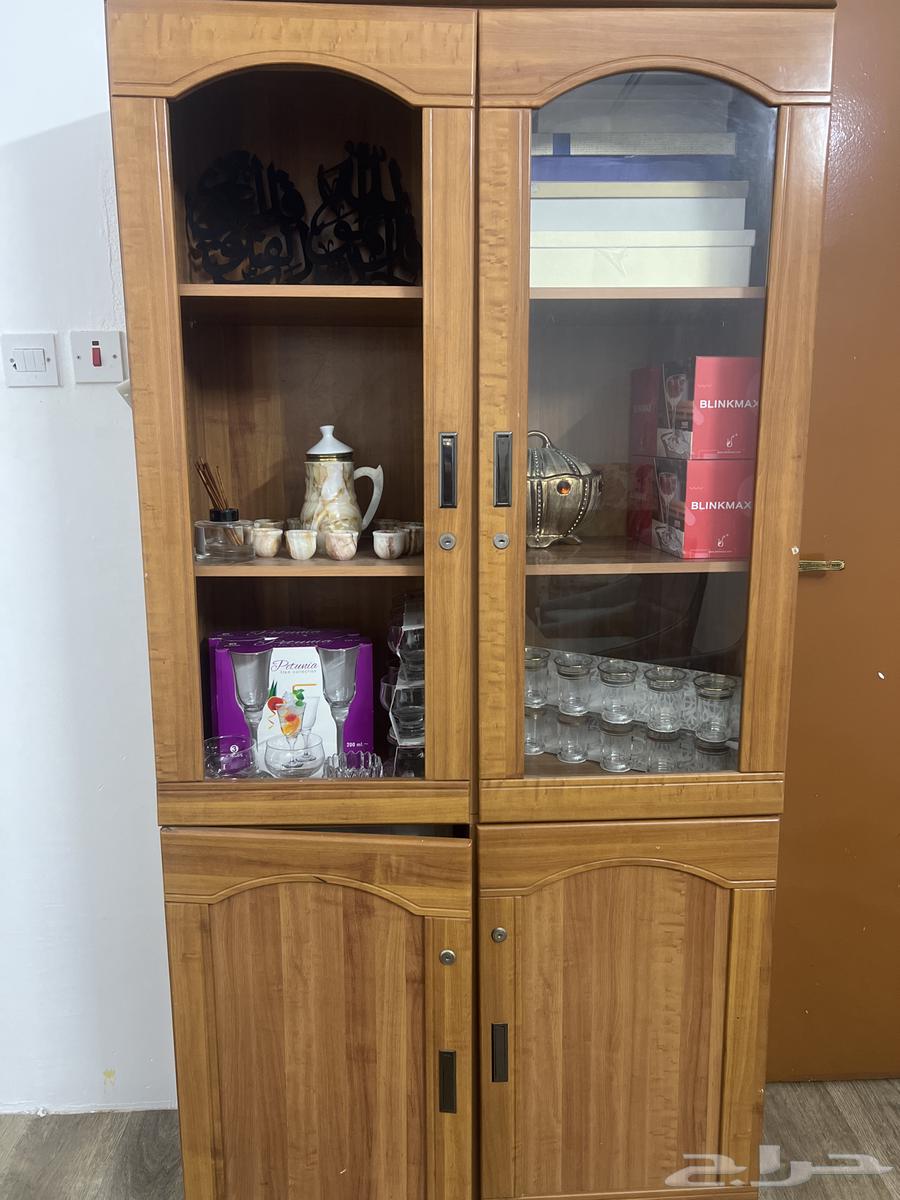 Dining table 8 chairs small cabinet as shown in the picture64446603183235112