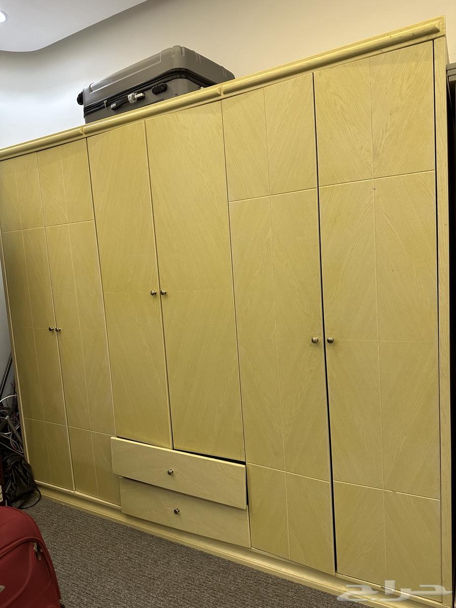 دولاب كبير للبيع64447163370626110