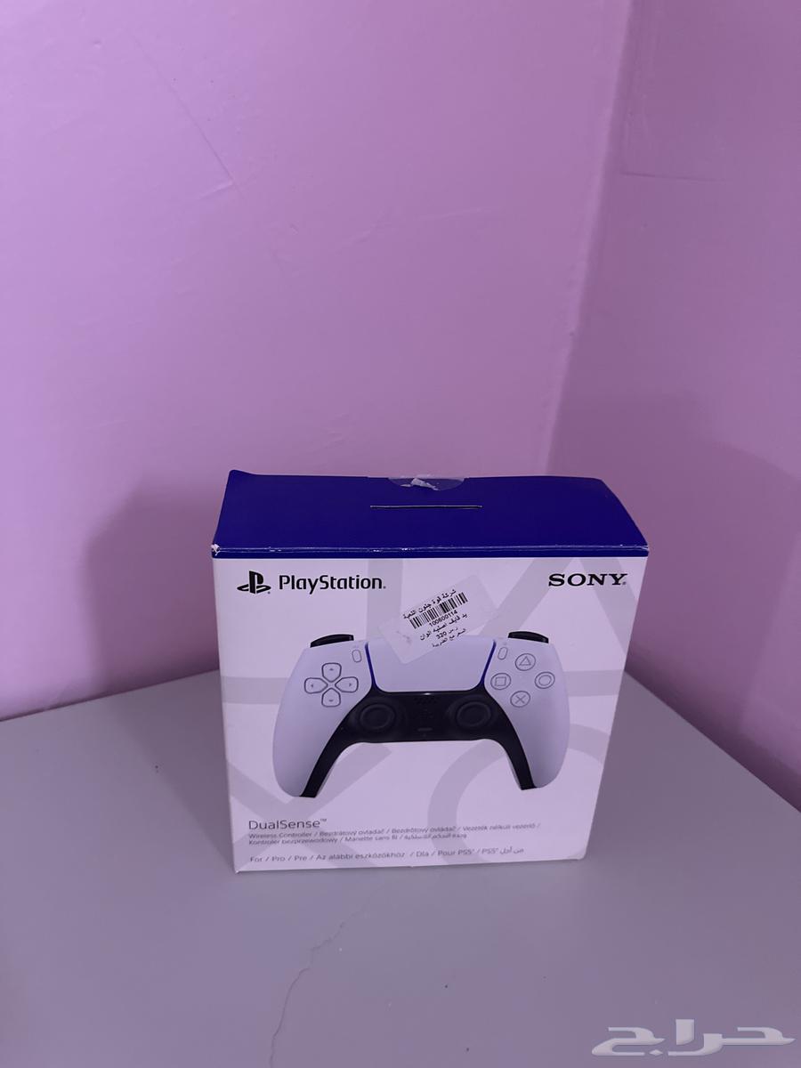 A new PlayStation controller in the box64442692541187110