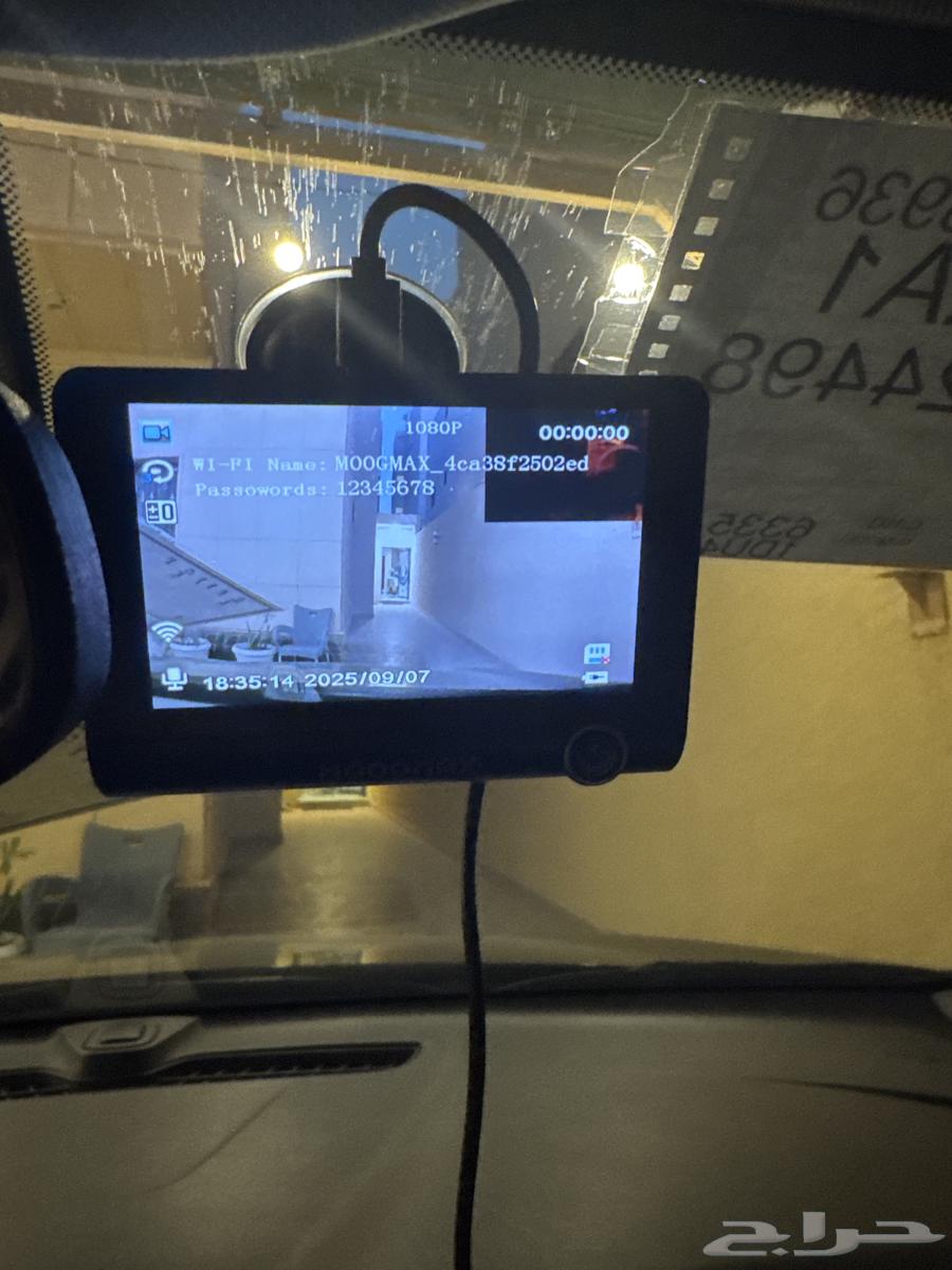 داش كام ثلاث كاميرات برا و داخل وخلفي التواصل عبر التطبيق64447336322435110