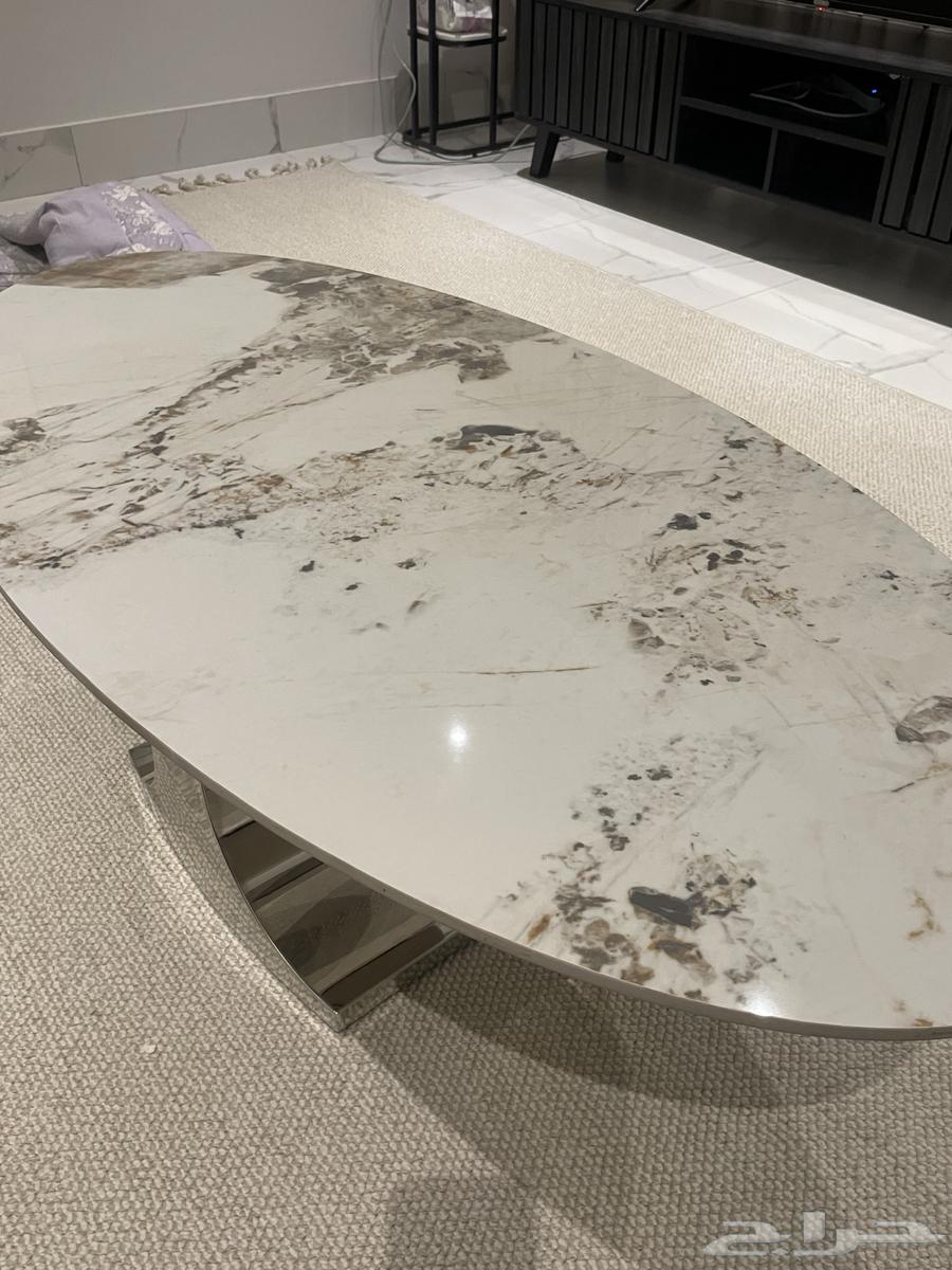 طاولة رخام بيضاويه للبيع64448633868035111