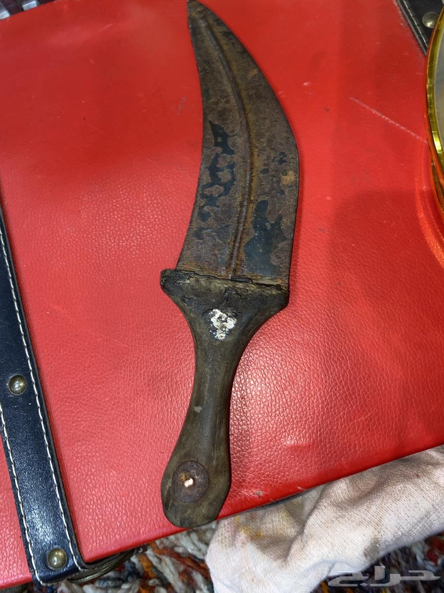 جنبية قديمة  عليها ذهب64446324115457111